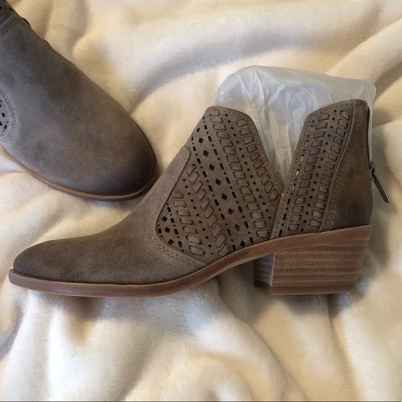 NWT Vince Camuto Prasata Bootie - Foxy Verona 5.5 - Picture 3 of 8